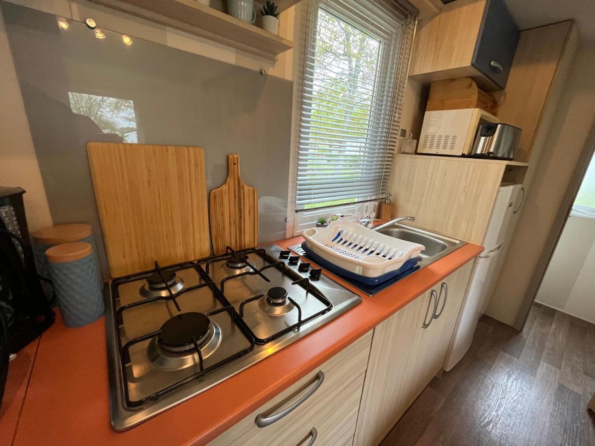 Mobil-Home Climatise Avec Piscine Aureilhan  Exterior foto